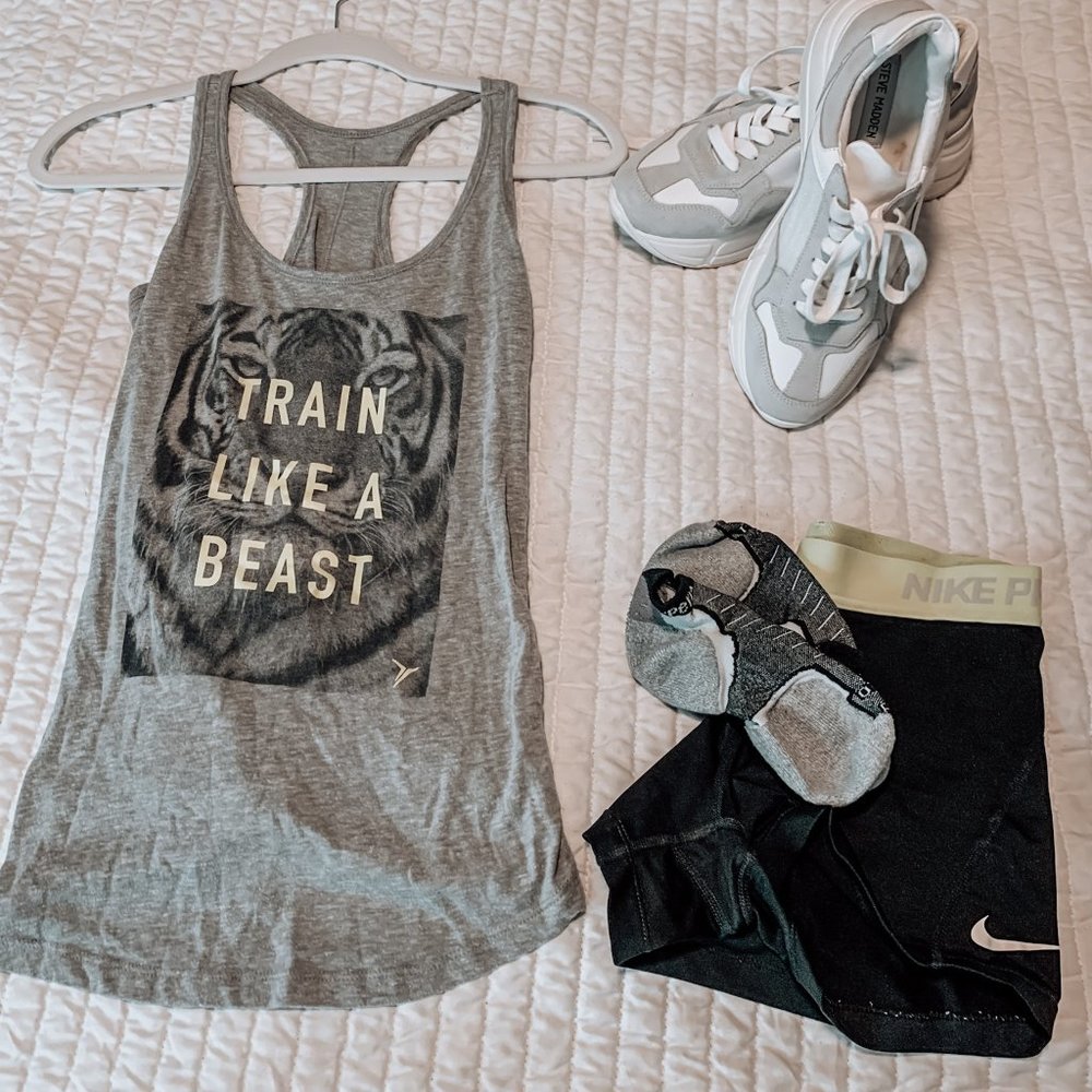 OldNavy Active Go-Dry Singlet - Train Like A Beast